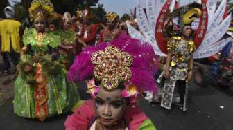 Karnaval tersebut menampilkan berbagai kesenian dan budaya di Indonesia.