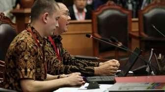 Siapa Rian Ernest, Pemuda Pendamping Ahok Saat Gugat Pasal Cuti