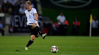 Bastian Schweinsteiger beraksi di laga terakhirnya bersama Jerman [AFP]