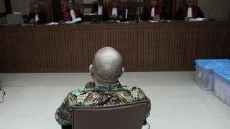 Sidang Perdana La Nyalla Mattalitti