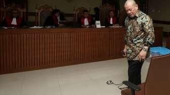 Sidang Perdana La Nyalla Mattalitti