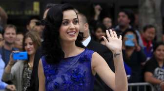 Resmi, Katy Perry-Orlando Bloom Putus