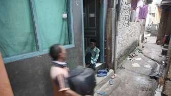 Warga Bukit Duri, Tebet, Jakarta Selatan, terlihat sudah mulai pindah ke Rusun Rawa Bebek, Jakarta, Jumat (9/9/2016). [Suara.com/Oke Atmaja]