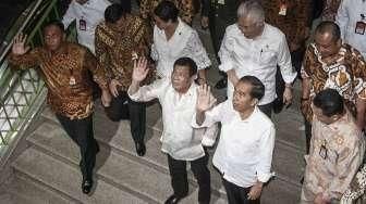 Telanjangi Ratusan Napi Narkoba di Sel, Duterte Dikecam