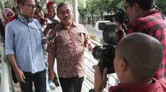 Komisi Pemberantasan Korupsi (KPK) memeriksa Sekretaris Daerah (Sekda) Kabupaten Konawe Kepulauan, Sulawesi Tenggara, Cecep Trisnajayadi, hari ini, Jumat (9/9/2016). [Suara.com/Oke Atmaja]