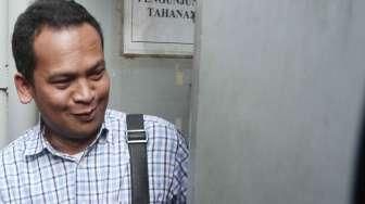 Terpidana Marudut dipindahkan oleh Komisi Pemberantasan Korupsi (KPK) ke Lembaga Pemasyarakatan (Lapas) Sukamiskin, Bandung, Jawa Barat, Jumat (9/9/2016). [Suara.com/Oke Atmaja]