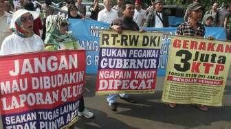 Aksi RT-RW di Balai Kota DKI