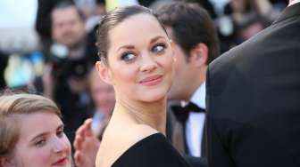 Beradegan "Hot" dengan Pitt, Ini yang Dirasakan Marion Cotillard