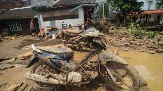 Jokowi Perintahkan Garut Utamakan Tolong Korban Banjir Bandang