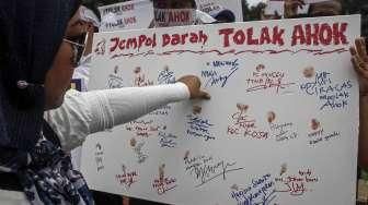 Cap Jempol Darah Tolak Ahok