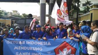 Pendukung Sandiaga Uno Geruduk ke Kantor KPUD