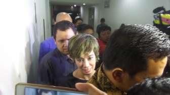 Enam Jam Digarap Penyidik Polda Metro, Reza Artamevia Lemas