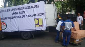 DWP PUPR Serahkan Bantuan Untuk Korban Banjir Sumedang dan Garut