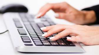 Bebas Kuman, 4 Cara Bersihkan Keyboard Laptop