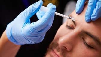 Lelaki Suntik Botox untuk Atasi Masalah Ini