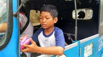 Demi Anak Bisa Sekolah, Sopir Bajaj Ini Kerja Siang Malam