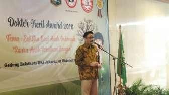 Djarot Ditegur Anak karena Buang Sampah dan Merokok