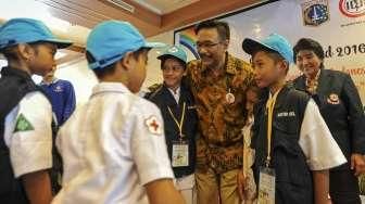 Wagub DKI Jakarta Djarot Saiful Hidayat menghadiri acara penganugerahan Dokter Kecil Award 2016 se-DKI di Balai Kota, Jakarta, Minggu (2/10/2016). [Suara.com/Kurniawan Mas'ud]