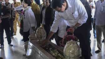 Cagub PDIP Ziarah Makam Bung Karno