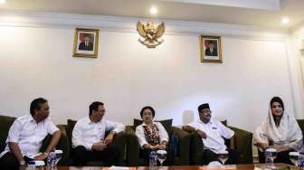 Cagub PDIP Ziarah Makam Bung Karno