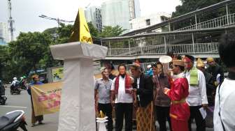 Demo Multietnis di Depan KPUD Jakarta