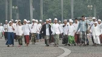 Raperda Pesantren Jawa Barat: Kiai Dapat Honor, Santri Dapat Dana BOS