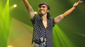 Slank 'Bakar' Panggung Konser 1.000 Band