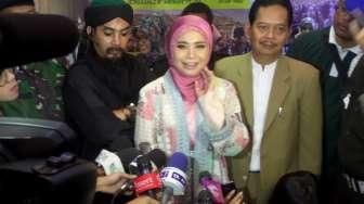 Penyanyi Rossa saat di Jakarta Convention Center (JCC), Jakarta, Minggu (30/10/2016). [Suara.com/Wahyu Tri Laksono]