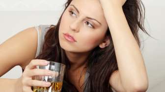 Perempuan Sekarang Konsumsi Alkohol Sama dengan Lelaki