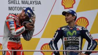 Bukan Hanya Rossi dan Marquez, Lorenzo Juga Waspadai Dovizioso, Ini Alasannya