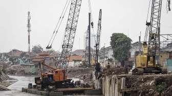 Pemasangan Tiang Pancang Bukit Duri
