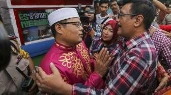 Calon Wakil Gubernur (Cawagub) DKI Jakarta Djarot Saiful Hidayat bertemu dengan warga, bahkan melakukan 