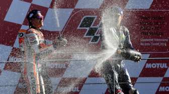 Sejarah Selebrasi Champagne dalam Ajang Balap MotoGP dan F1