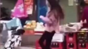 Video: Waduh, Gara-gara Buah, Gadis Ini Tendang Kemaluan Pacarnya