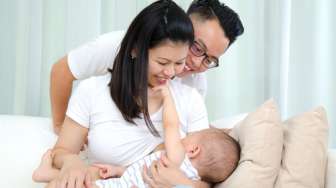 Ini 5 Tips Menyusui di Depan Umum yang Bikin Mom Nyaman