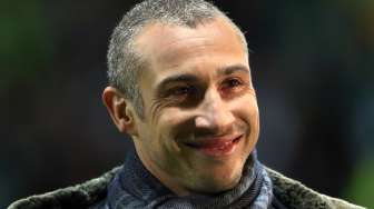 Anaknya Ditelanjangi Suporter yang Marah, Ini Kata Henrik Larsson