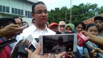 Anies Kritik Moda Transportasi Jakarta yang Kurang Nyaman