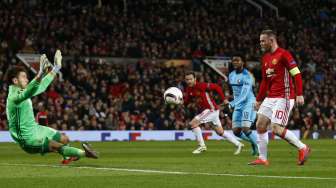 Rooney Cetak Gol, MU Ungguli Feyenoord di Babak Pertama