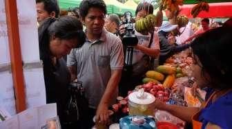 Asyiknya Ikut Car Free Day Hari Ini, Dapat Buah-buahan Gratis