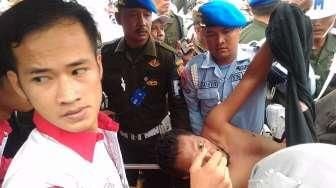 Bawa Golok Tantang Demonstran di Dekat Monas, Lelaki Ini Bonyok