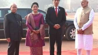 18 Dentuman Meriam Sambut Jokowi Saat Tiba di Istana India