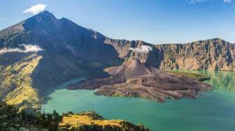 Kecelakaan Saat Mendaki Gunung Rinjani, Wisatawan Asal China Sakit di Lutut