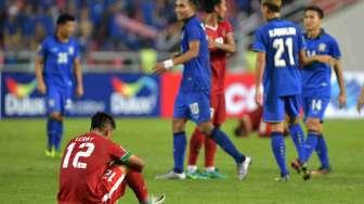 Thailand berhadapan dengan Indonesia di leg kedua babak final Piala AFF di Stadion Rajamangala yang dimenangkan oleh tuan rumah dengan skor 2-0 [Antara]