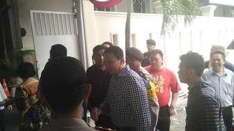 Didampingi Istri, Anak, dan Ibu, Ahok Tiba di GKY Pluit