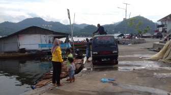 Perahu Tenggelam di Waduk Jatiluhur Angkut Makanan Ikan 7,5 Ton