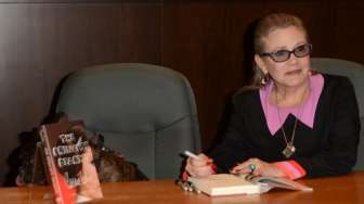 Carrie Fisher "Star Wars" Meninggal Dunia