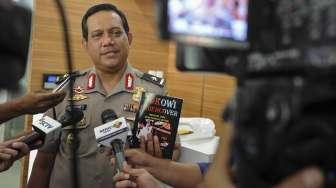 Polisi Tahan Penulis Buku 