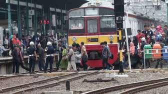 Mulai Hari Ini, Pengguna KRL Bogor Gunakan Jalur Layang Lantai 2 di Stasiun Manggarai