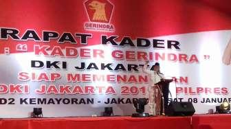 Prabowo Angkat Tangan Kanan dan Bicara Lantang Bakar Semangat
