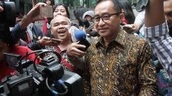 Kepala Kantor Wilayah DKI Jakarta Khusus, Direktorat Jenderal Pajak, Kementerian Keuangan, Muhammad Haniv usai menjalani pemeriksaan di Gedung KPK, Jakarta, Selasa (10/1)